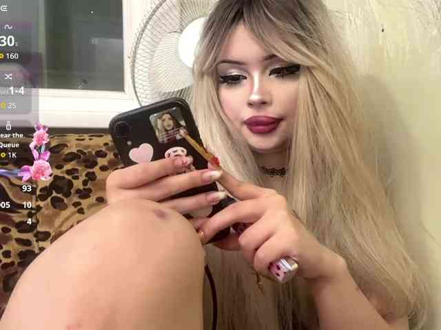 AngelenaBuote webcam