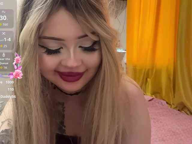 AngelenaBuote webcam