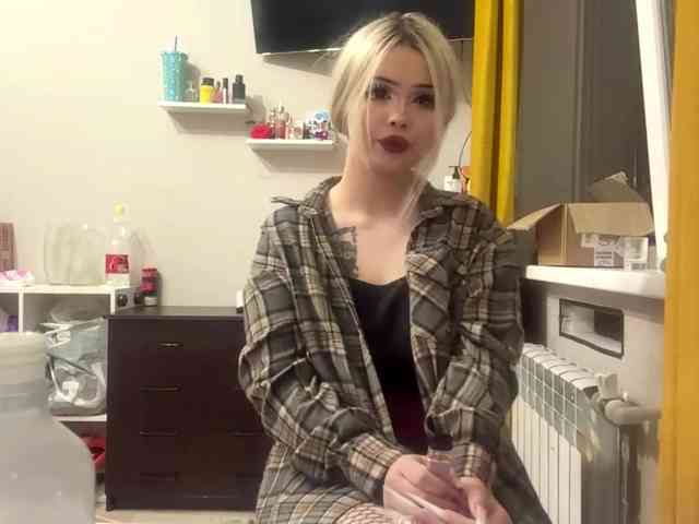 AngelenaBuote webcam