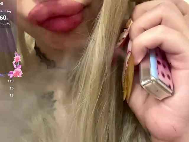 AngelenaBuote webcam