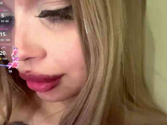 AngelenaBuote webcam