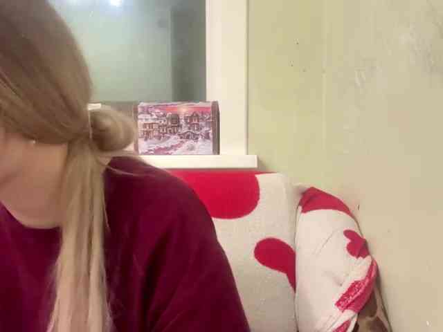 AngelenaBuote webcam