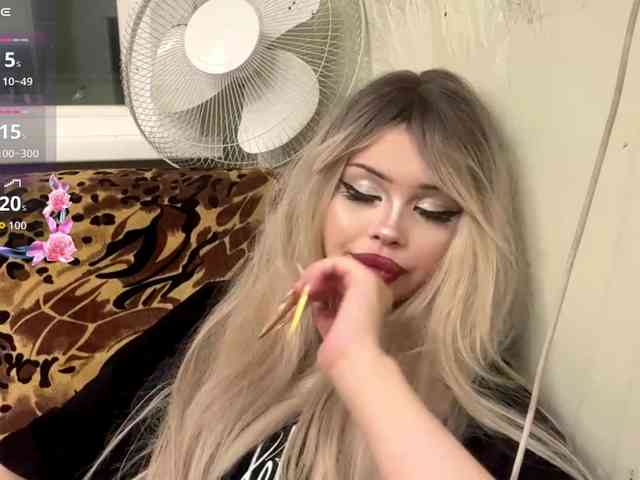 AngelenaBuote webcam