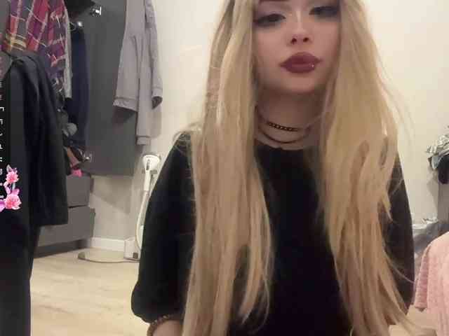 AngelenaBuote webcam