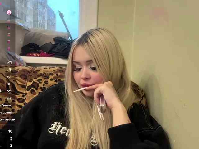 AngelenaBuote webcam