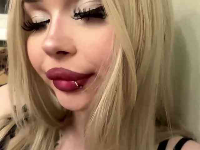 AngelenaBuote webcam