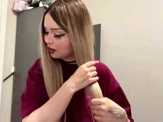 AngelenaBuote webcam