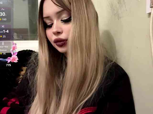 AngelenaBuote webcam