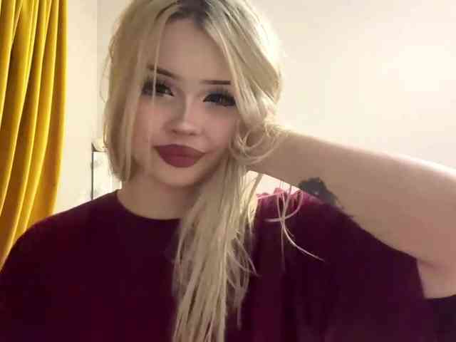 AngelenaBuote webcam