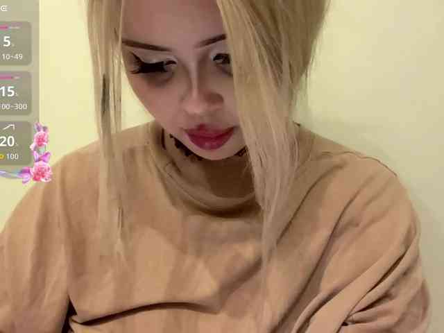 AngelenaBuote webcam