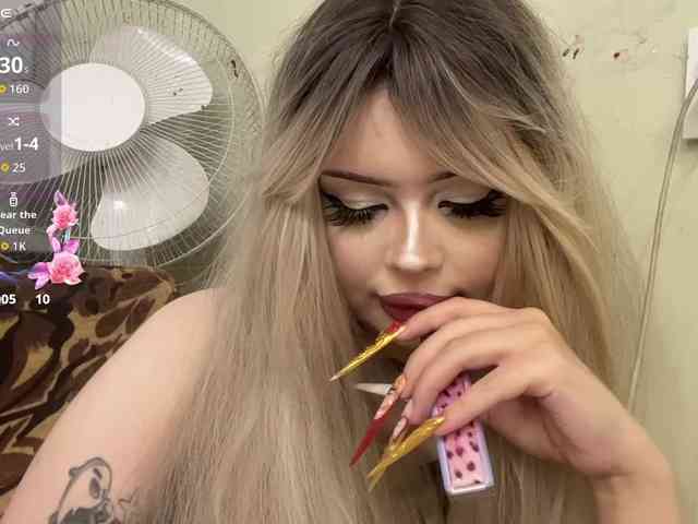 AngelenaBuote webcam