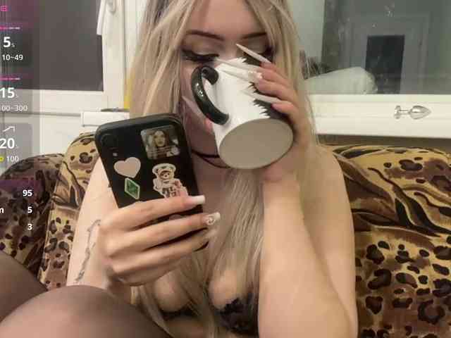 AngelenaBuote webcam