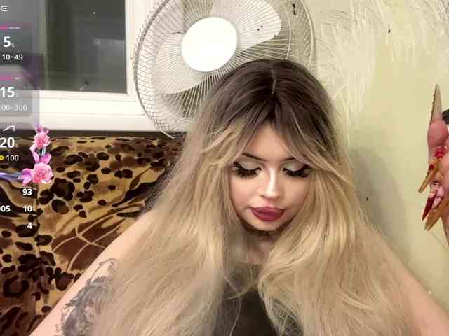 AngelenaBuote webcam
