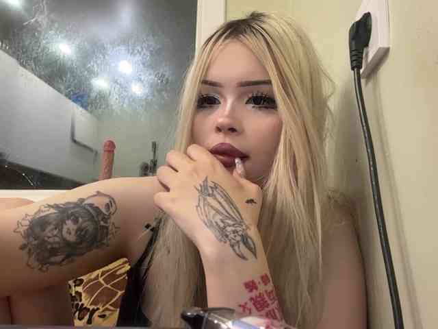 AngelenaBuote webcam