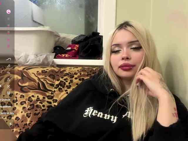 AngelenaBuote webcam