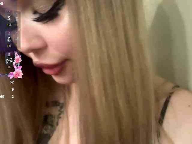 AngelenaBuote webcam