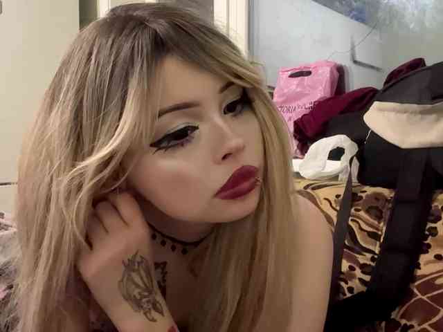 AngelenaBuote webcam
