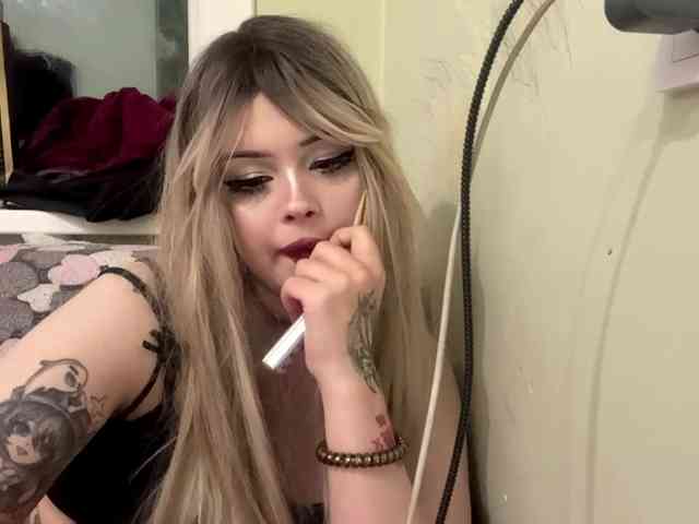 AngelenaBuote webcam