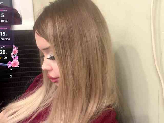 AngelenaBuote webcam