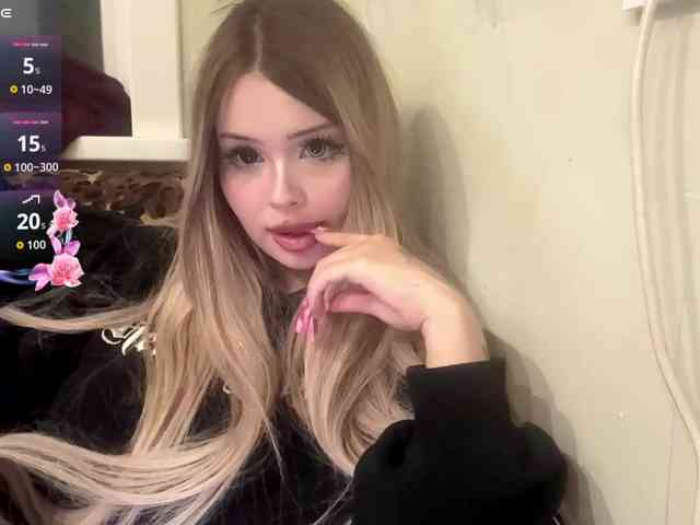 AngelenaBuote webcam
