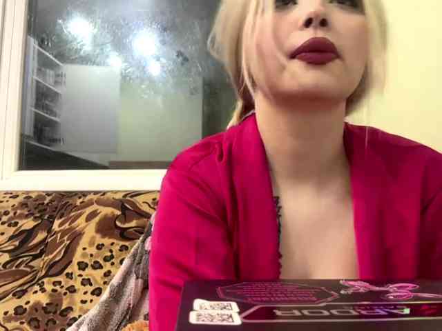 AngelenaBuote webcam