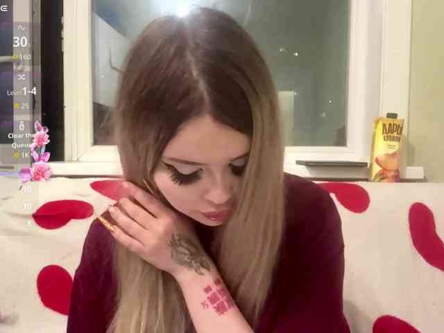 AngelenaBuote webcam