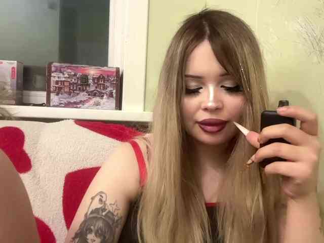 AngelenaBuote webcam