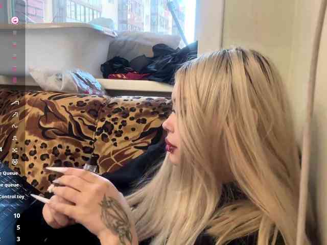 AngelenaBuote webcam