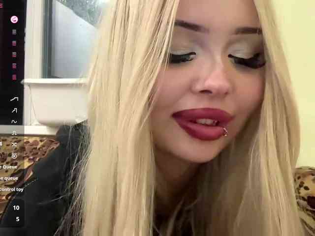 AngelenaBuote webcam