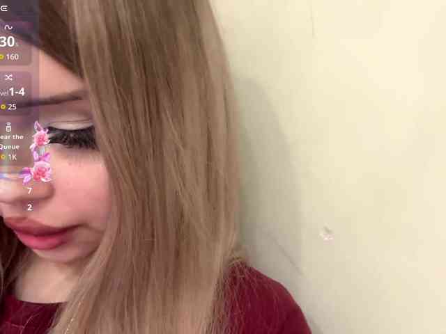 AngelenaBuote webcam