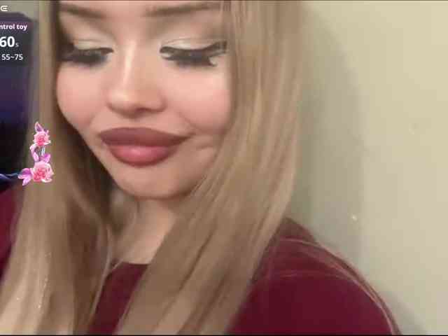AngelenaBuote webcam
