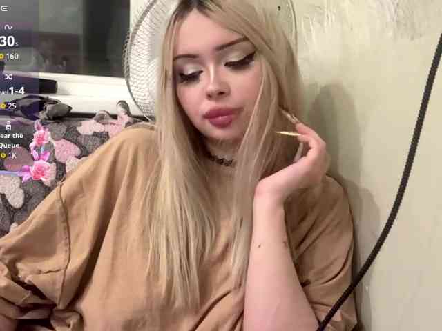 AngelenaBuote webcam