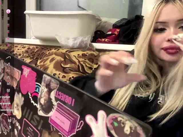 AngelenaBuote webcam
