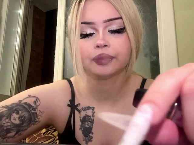 AngelenaBuote webcam