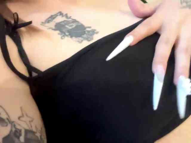 AngelenaBuote webcam