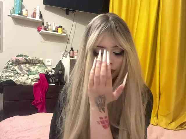 AngelenaBuote webcam