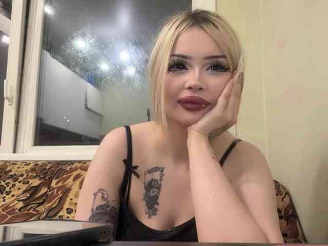 AngelenaBuote webcam