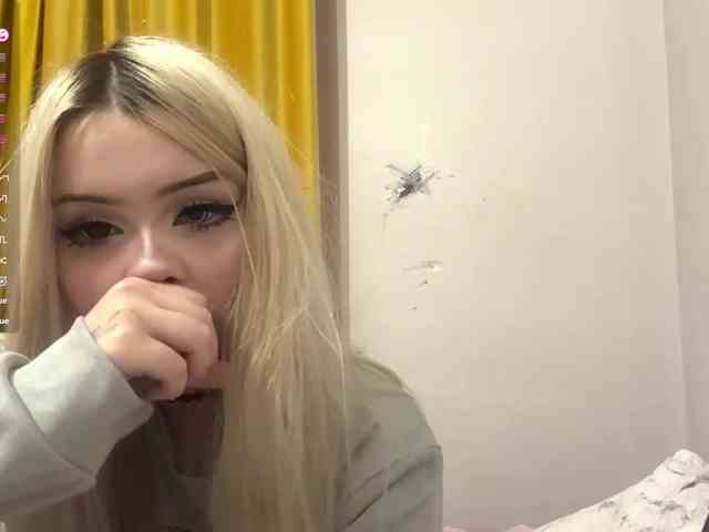 AngelenaBuote webcam