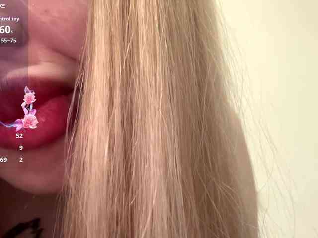 AngelenaBuote webcam