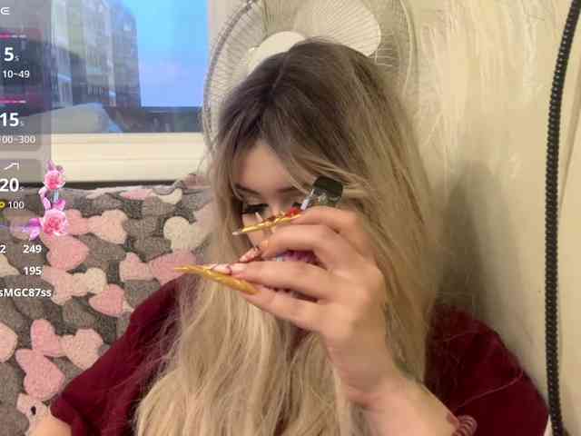 AngelenaBuote webcam