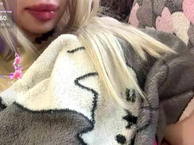 AngelenaBuote webcam
