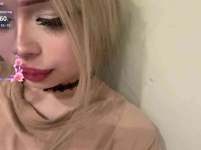 AngelenaBuote webcam