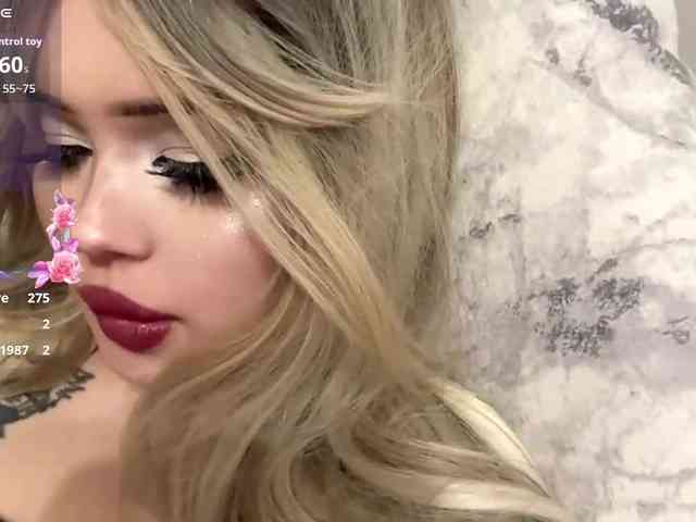 AngelenaBuote webcam