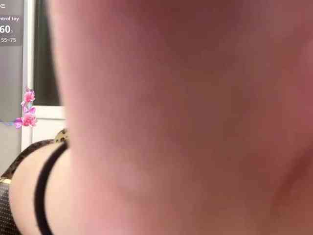 AngelenaBuote webcam
