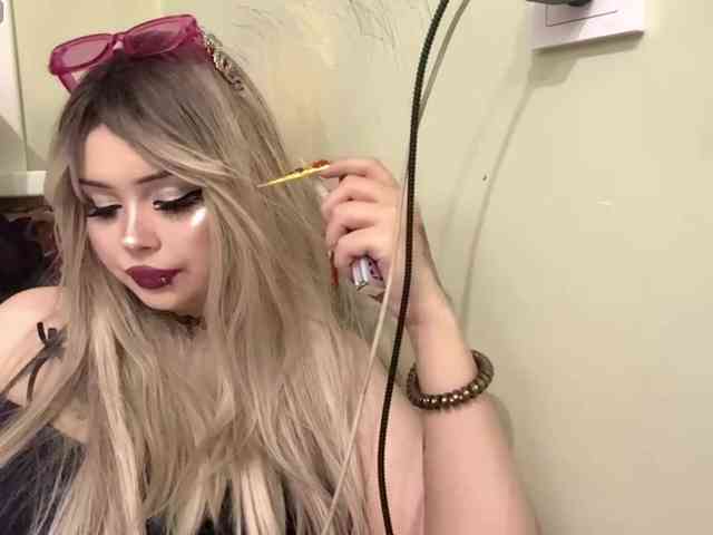 AngelenaBuote webcam