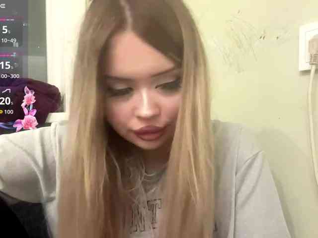 AngelenaBuote webcam