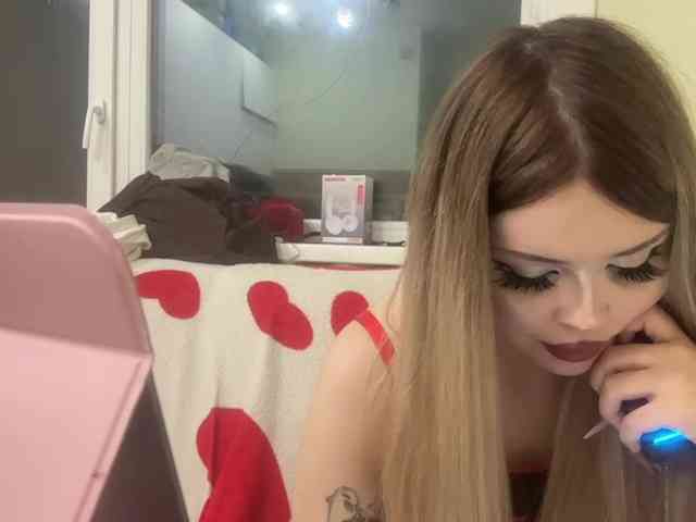 AngelenaBuote webcam