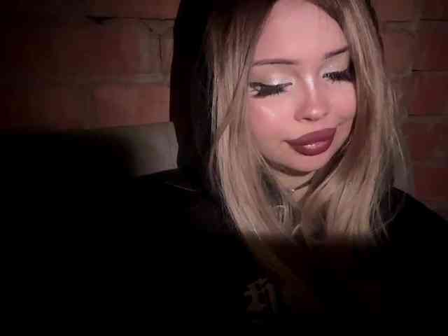 AngelenaBuote webcam
