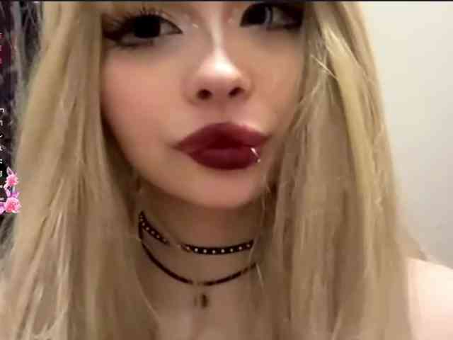 AngelenaBuote webcam