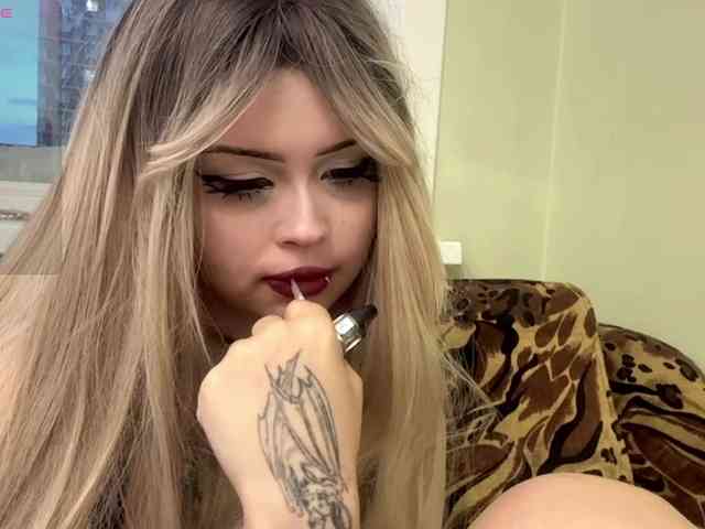 AngelenaBuote webcam